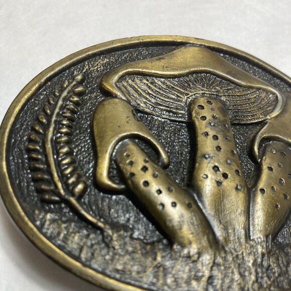 Vtg 1970s Belt Buckle 3d MUSHROOMS Boho Hippie BRASS Western Cowboy Psychedelic - Picture 2 of 6
